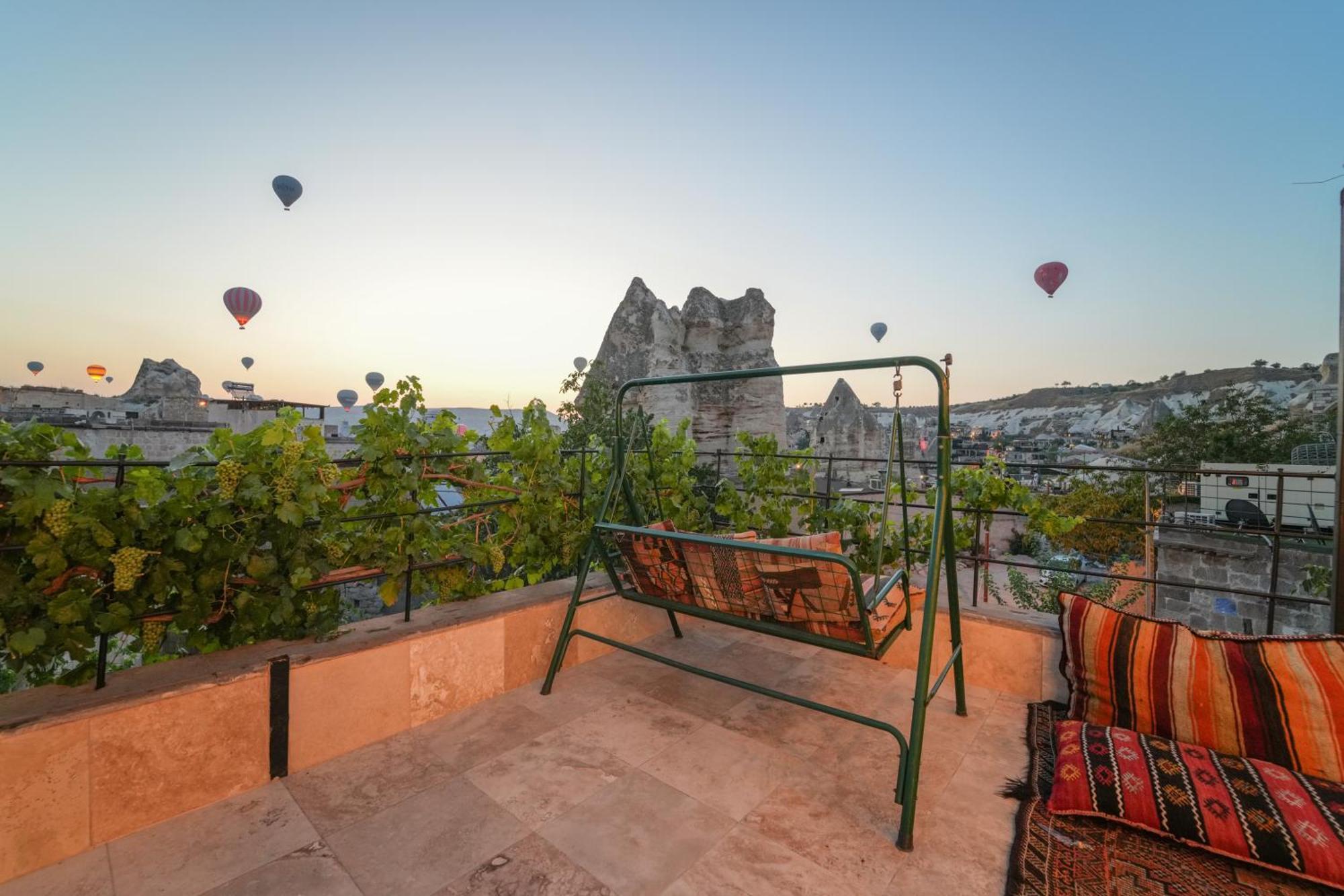 Matiana View Cave Hotel เกอเรเม ภายนอก รูปภาพ